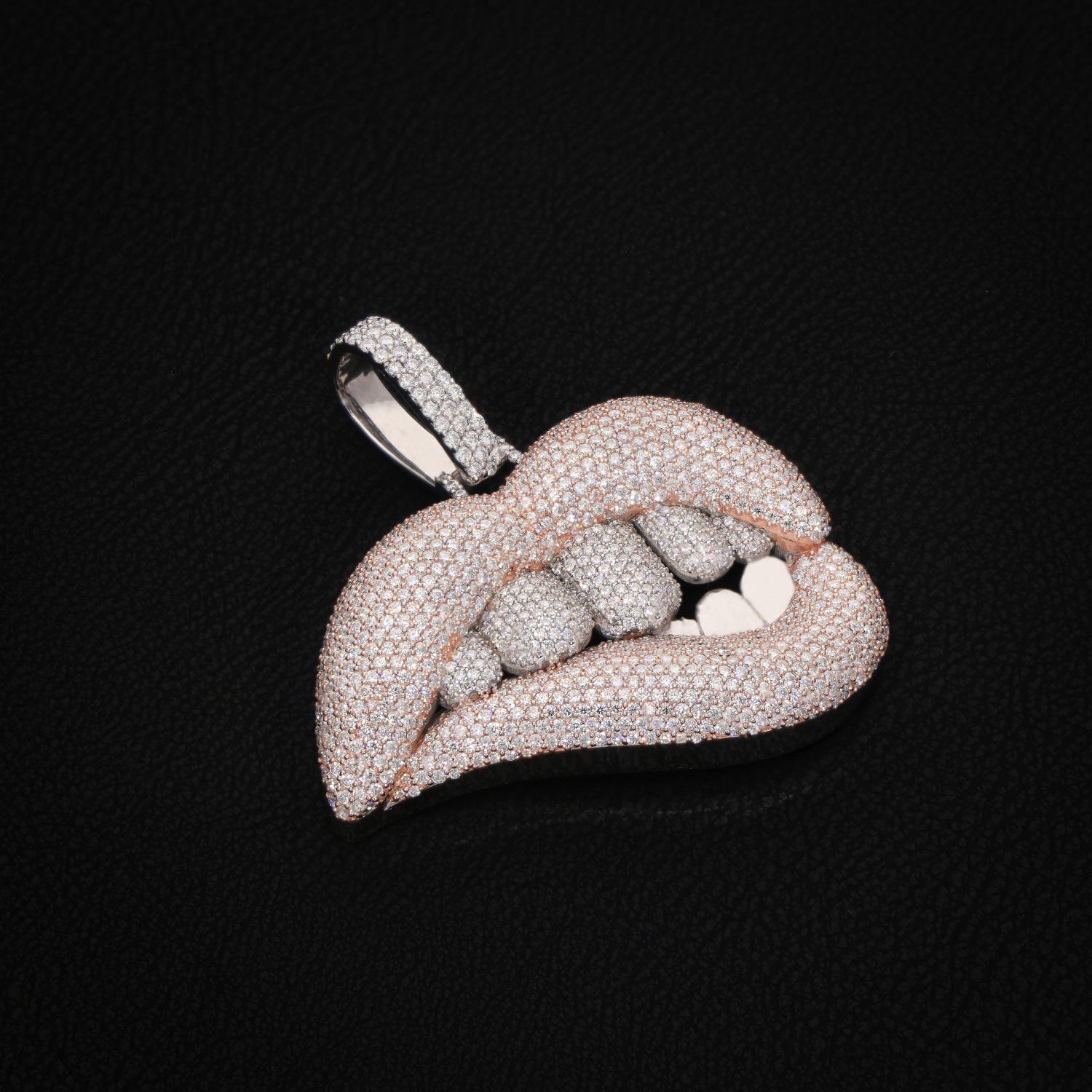 LIP BITE VVS ROSE GOLD PENDANT